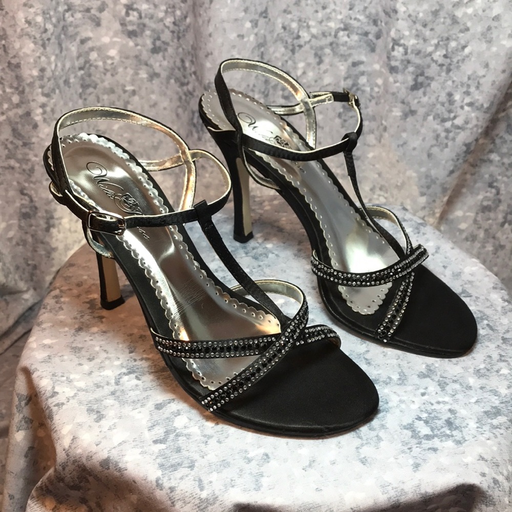 Women’s Size 7M Wild Rose Black Satin Strappy Jeweled 4” Heels, Near Brand New!